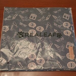 Realeaf Dog Bandanas New Year Themed Sz XL New